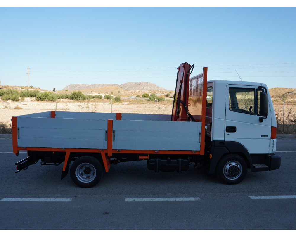 NISSAN ATLEON PMA 3500 KG DE OCASION PLUMA PALFINGER PC3300