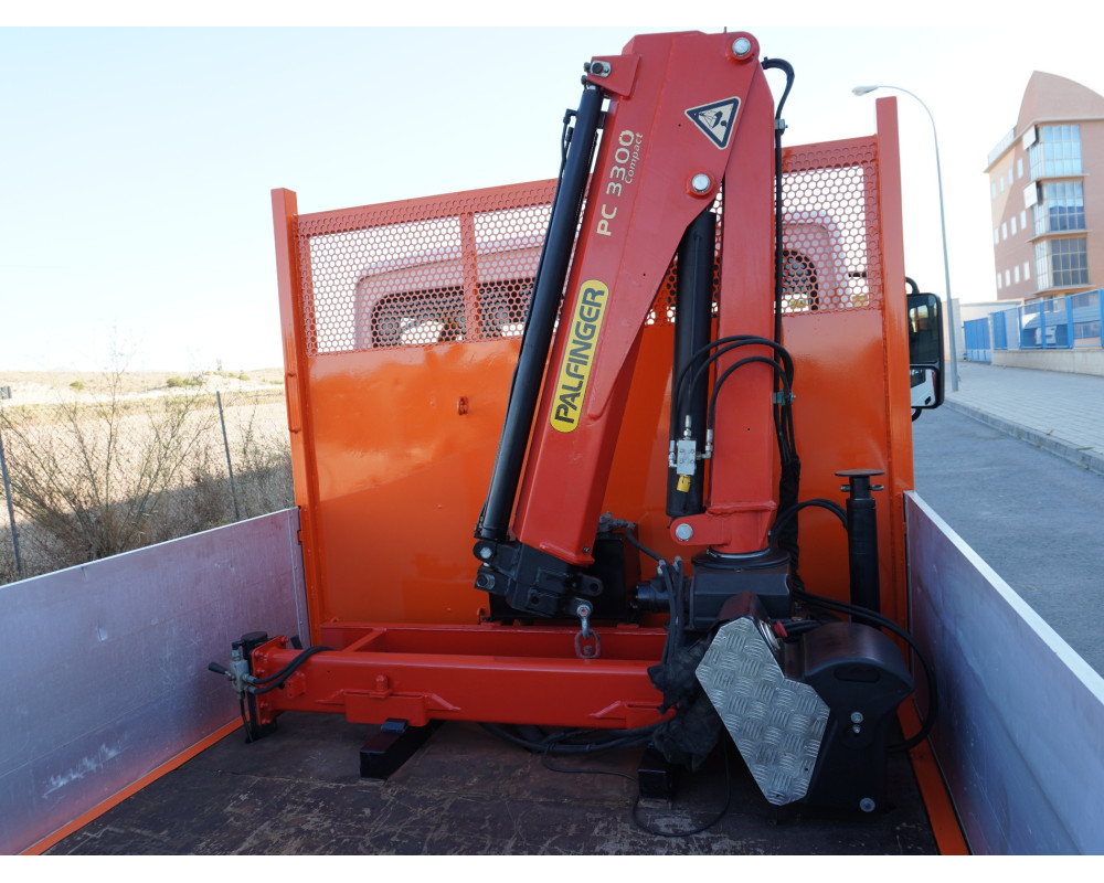 NISSAN ATLEON PMA 3500 KG DE OCASION PLUMA PALFINGER PC3300