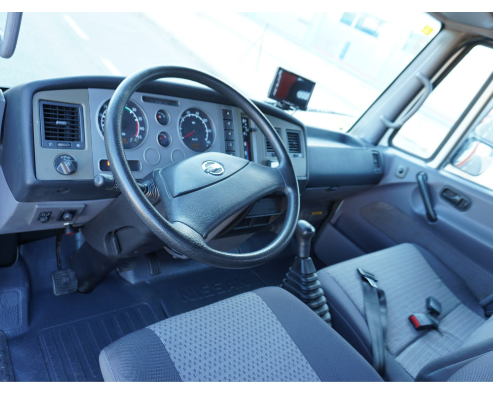 NISSAN ATLEON PMA 3500 KG DE OCASION PLUMA PALFINGER PC3300