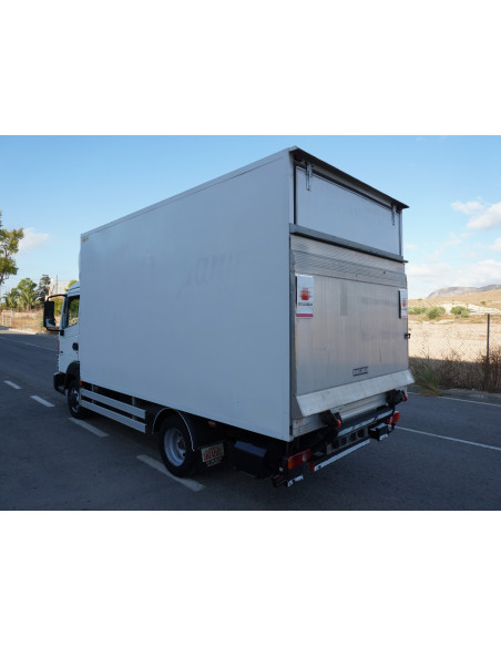 NISSAN ATLEON PMA 3500 KG DE OCASION CAJA CERRADA Y TRAMPILLA ELEVADORA