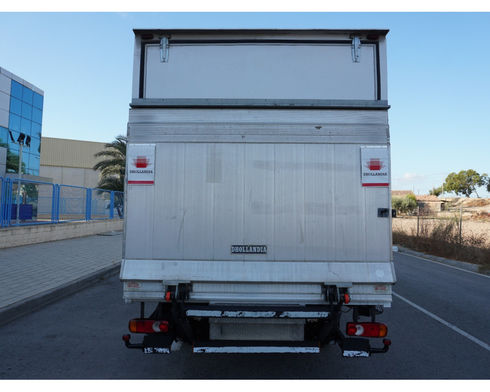 NISSAN ATLEON PMA 3500 KG DE OCASION CAJA CERRADA Y TRAMPILLA ELEVADORA