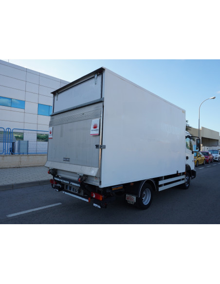 NISSAN ATLEON PMA 3500 KG DE OCASION CAJA CERRADA Y TRAMPILLA ELEVADORA