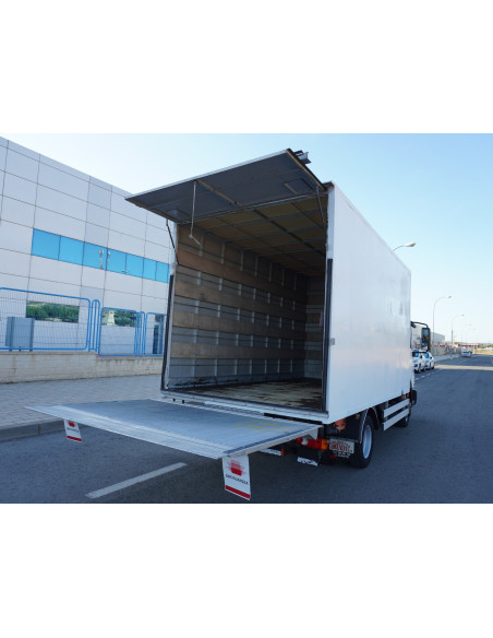 NISSAN ATLEON PMA 3500 KG DE OCASION CAJA CERRADA Y TRAMPILLA ELEVADORA