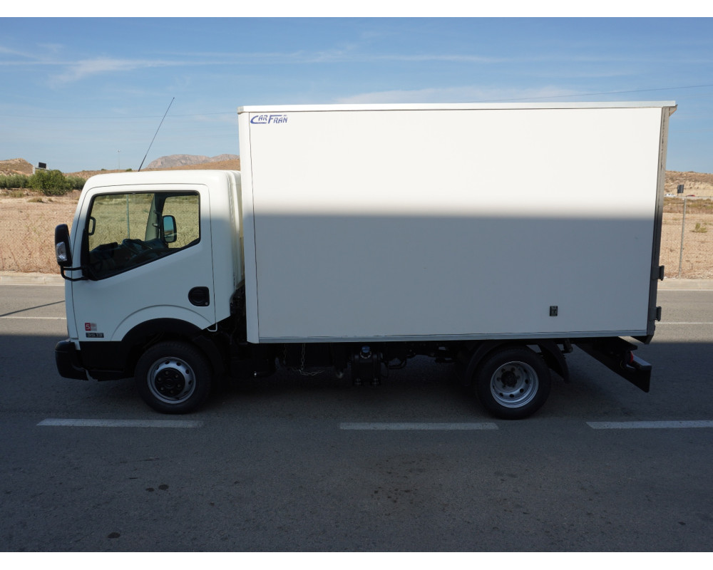 NISSAN NT400 35.13 PMA 3500 KG DE OCASION CAJA CERRADA