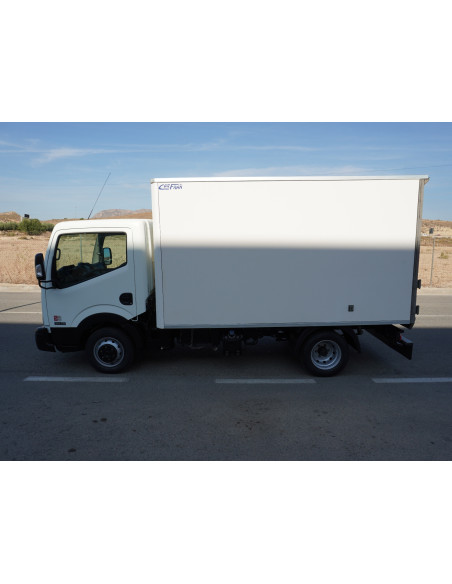NISSAN NT400 35.13 PMA 3500 KG DE OCASION CAJA CERRADA