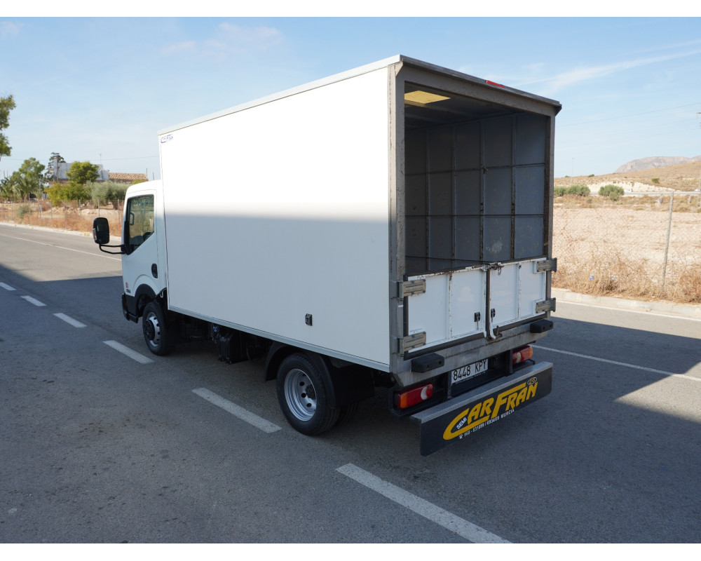 NISSAN NT400 35.13 PMA 3500 KG DE OCASION CAJA CERRADA