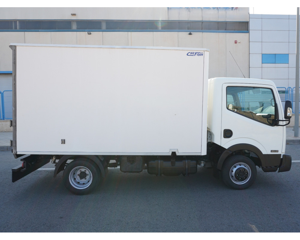 NISSAN NT400 35.13 PMA 3500 KG DE OCASION CAJA CERRADA