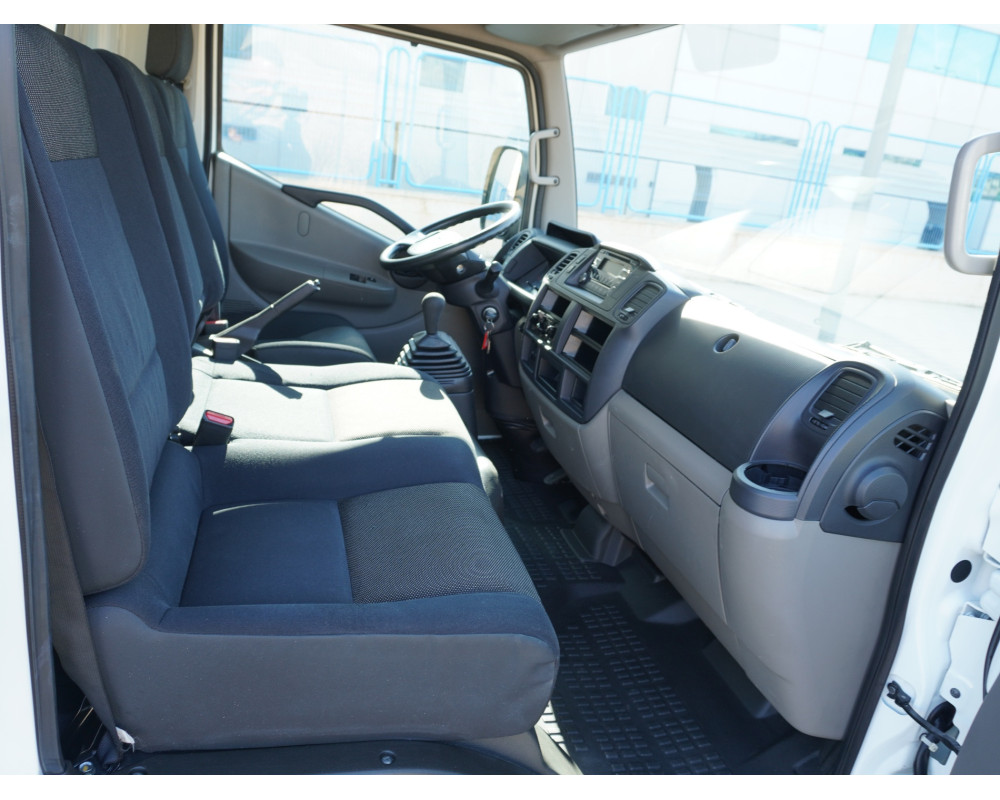 NISSAN NT400 35.13 PMA 3500 KG DE OCASION CAJA CERRADA