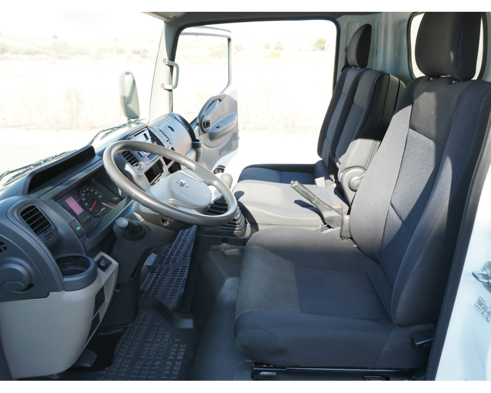 NISSAN NT400 35.13 PMA 3500 KG DE OCASION CAJA CERRADA