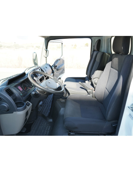NISSAN NT400 35.13 PMA 3500 KG DE OCASION CAJA CERRADA