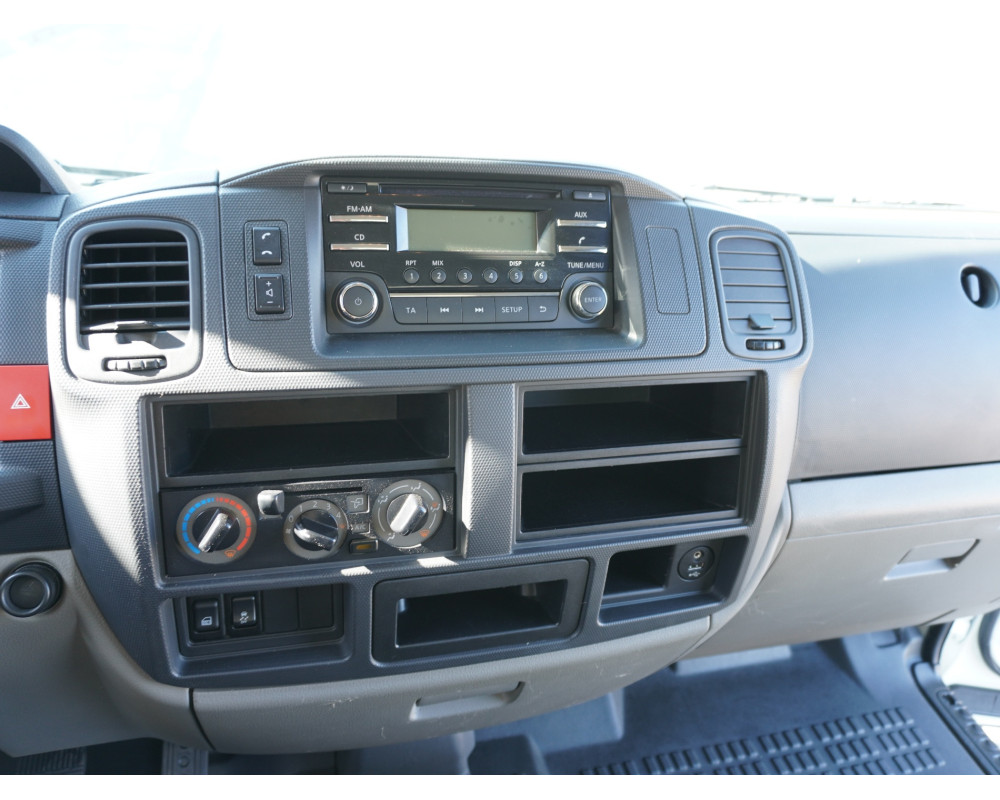 NISSAN NT400 35.13 PMA 3500 KG DE OCASION CAJA CERRADA