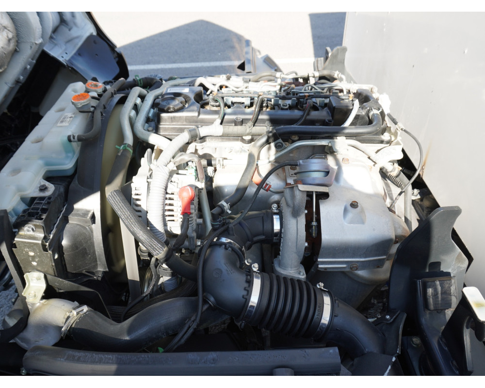 NISSAN NT400 35.13 PMA 3500 KG DE OCASION CAJA CERRADA