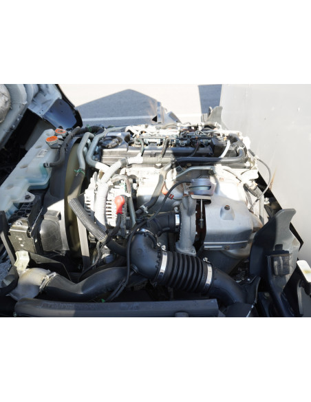 NISSAN NT400 35.13 PMA 3500 KG DE OCASION CAJA CERRADA