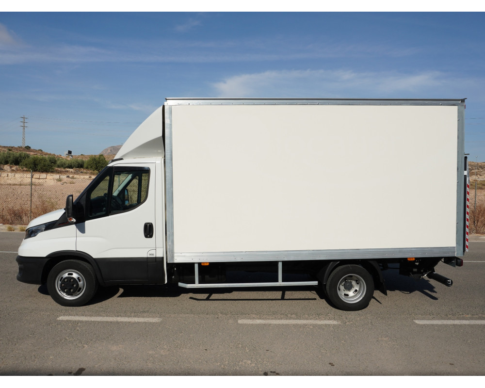 IVECO DAILY 35-160 PMA 3500 KG DE OCASION CAJA CERRADA Y TRAMPILLA ELEVADORA