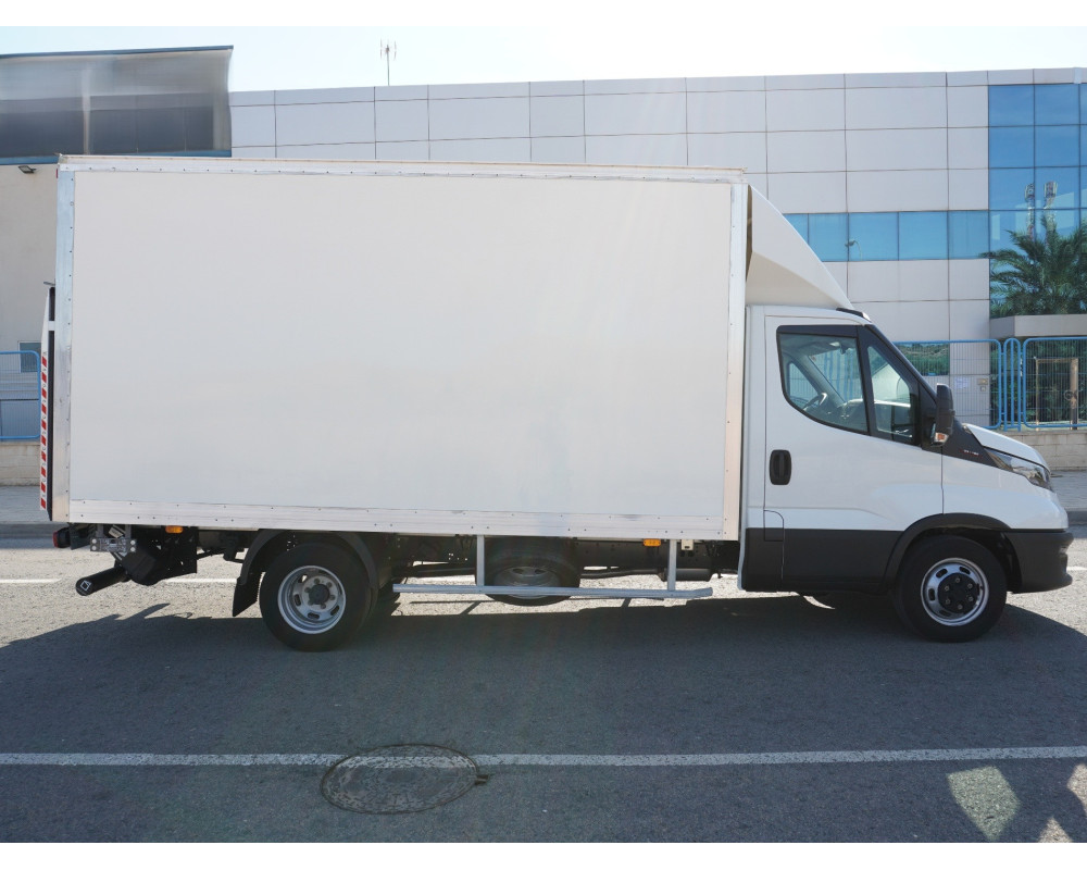 IVECO DAILY 35-160 PMA 3500 KG DE OCASION CAJA CERRADA Y TRAMPILLA ELEVADORA