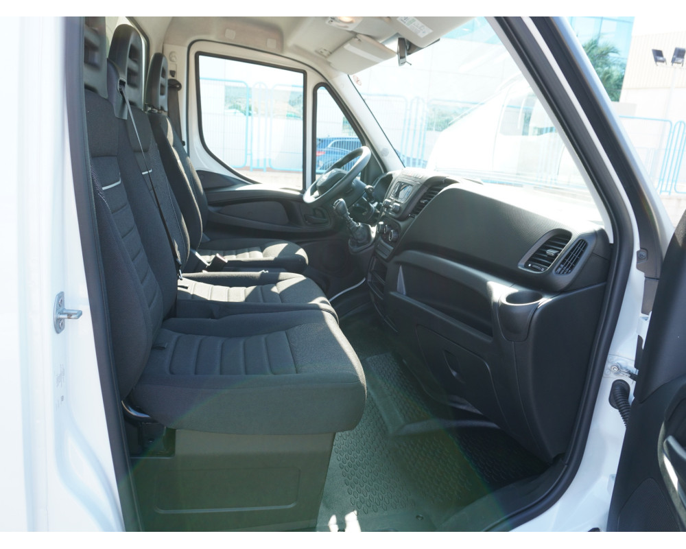 IVECO DAILY 35-160 PMA 3500 KG DE OCASION CAJA CERRADA Y TRAMPILLA ELEVADORA