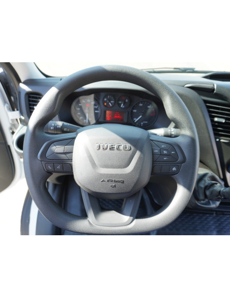 IVECO DAILY 35-160 PMA 3500 KG DE OCASION CAJA CERRADA Y TRAMPILLA ELEVADORA