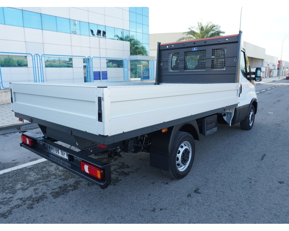 IVECO DAILY SEMI-NUEVO RUEDA TRASERA SIMPLE PMA 3500 KG DE OCASION CAJA ABIERTA