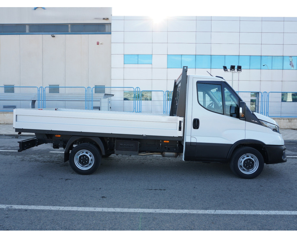 IVECO DAILY SEMI-NUEVO RUEDA TRASERA SIMPLE PMA 3500 KG DE OCASION CAJA ABIERTA