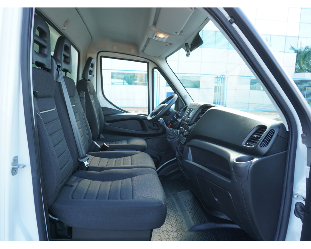 IVECO DAILY 35-160 PMA 3500 KG DE OCASION CAJA CERRADA Y TRAMPILLA ELEVADORA