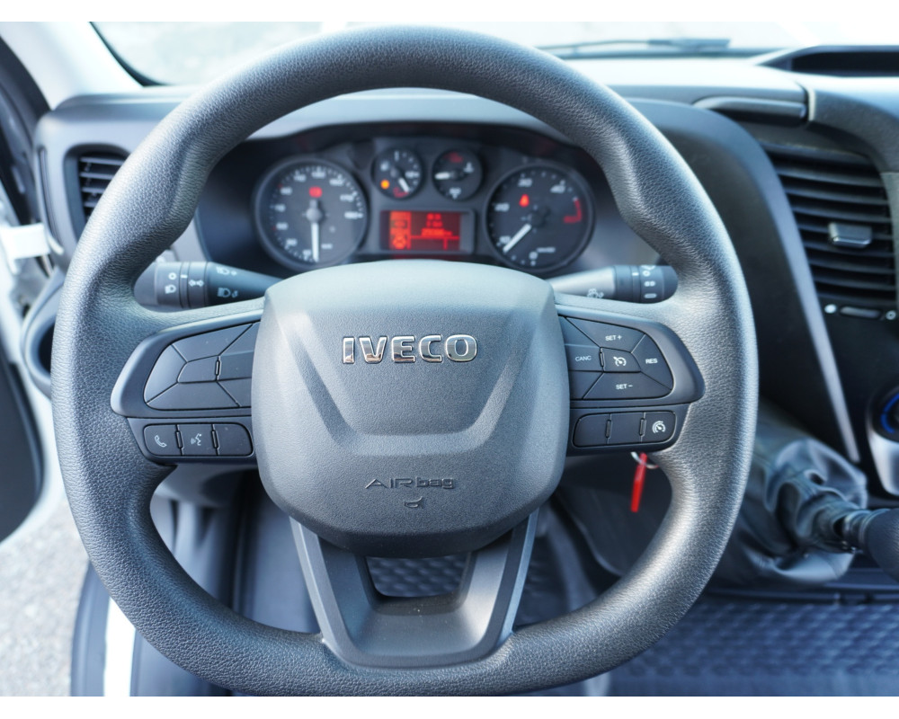 IVECO DAILY 35-160 PMA 3500 KG DE OCASION CAJA CERRADA Y TRAMPILLA ELEVADORA