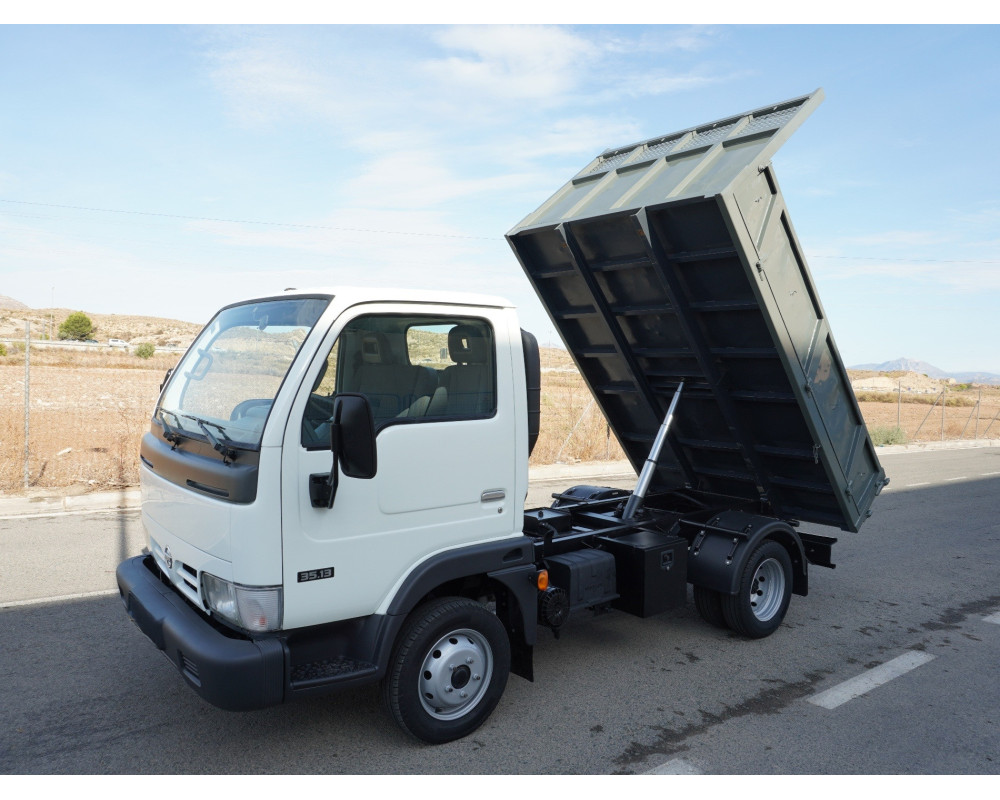 NISSAN CABSTAR 35.13 PMA 3500 KG DE OCASION VOLQUETE