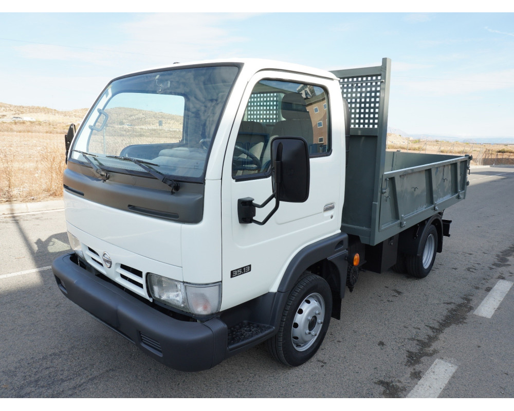 NISSAN CABSTAR 35.13 PMA 3500 KG DE OCASION VOLQUETE