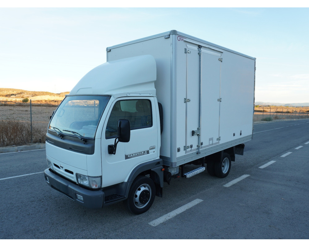 NISASAN CABSTAR CAJA CERRADA DE PMA 3500 KG DE OCASION