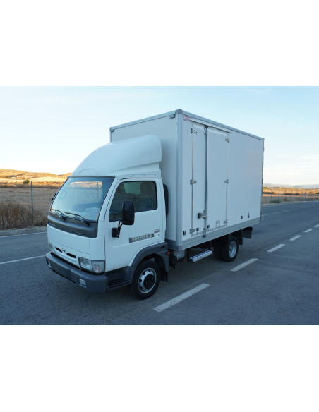 NISASAN CABSTAR CAJA CERRADA DE PMA 3500 KG DE OCASION