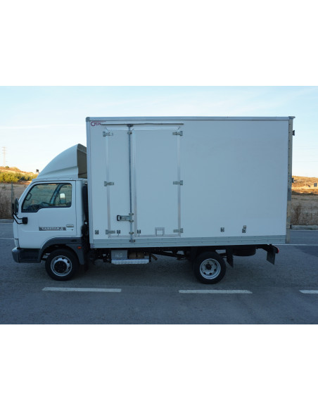 NISASAN CABSTAR CAJA CERRADA DE PMA 3500 KG DE OCASION
