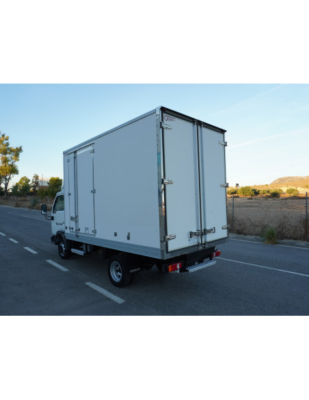 NISASAN CABSTAR CAJA CERRADA DE PMA 3500 KG DE OCASION