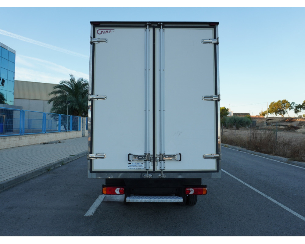 NISASAN CABSTAR CAJA CERRADA DE PMA 3500 KG DE OCASION