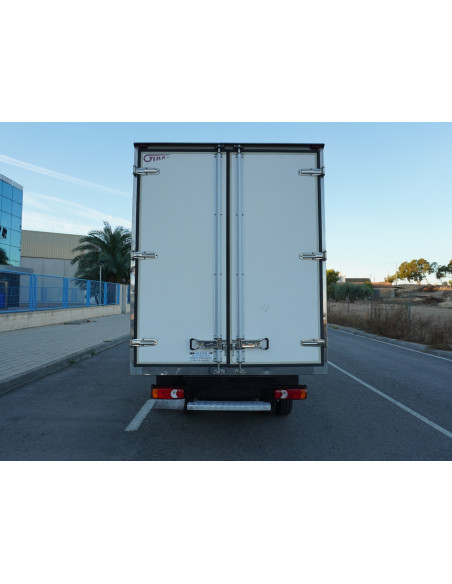 NISASAN CABSTAR CAJA CERRADA DE PMA 3500 KG DE OCASION