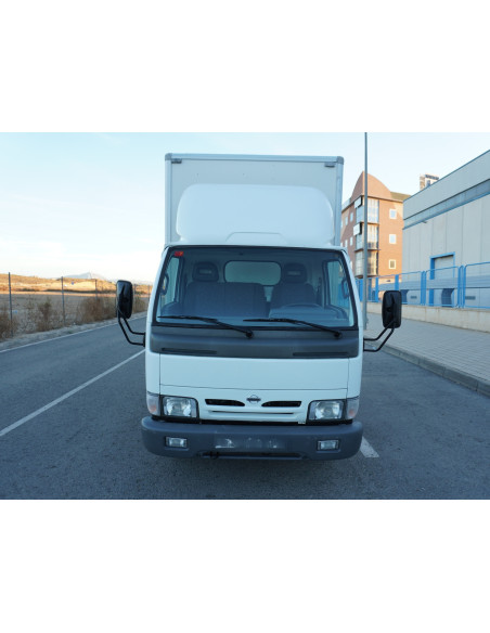 NISASAN CABSTAR CAJA CERRADA DE PMA 3500 KG DE OCASION