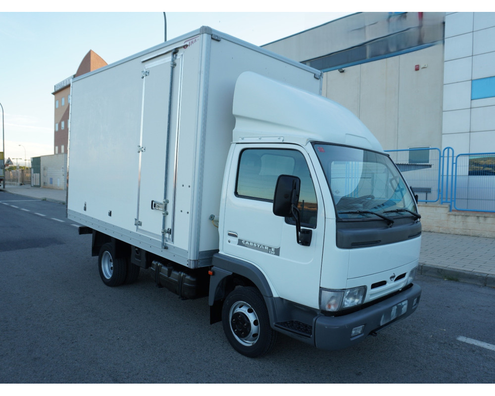 NISASAN CABSTAR CAJA CERRADA DE PMA 3500 KG DE OCASION