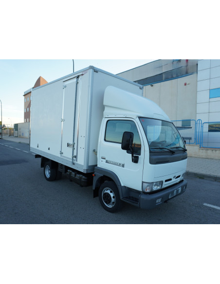 NISASAN CABSTAR CAJA CERRADA DE PMA 3500 KG DE OCASION