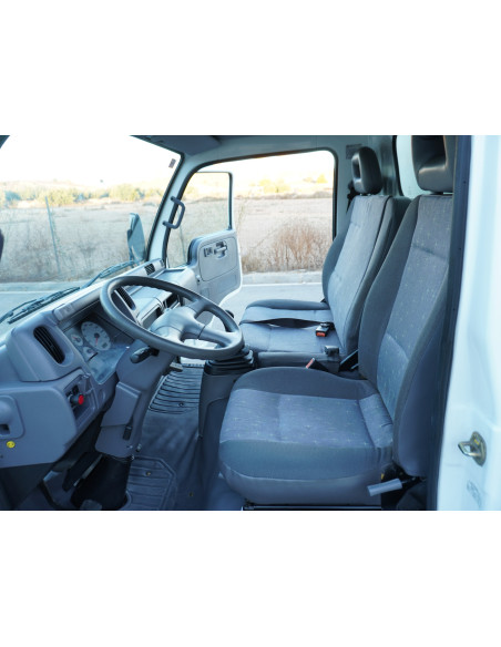 NISASAN CABSTAR CAJA CERRADA DE PMA 3500 KG DE OCASION